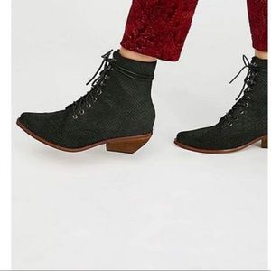 Suede Grove Lace-up Western Boot